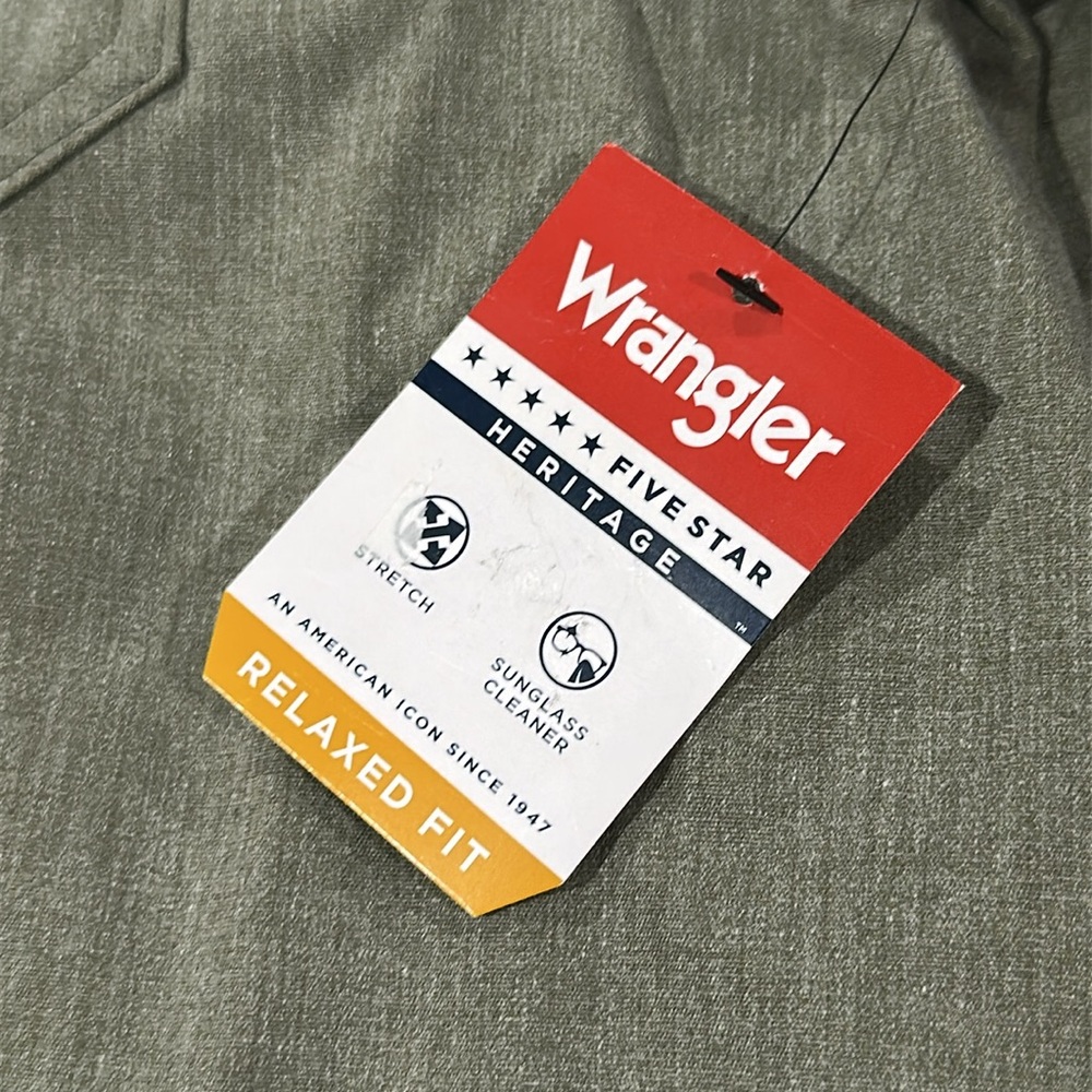 Wrangler® Men's Relaxed Fit Long Sleeve Woven Shirt Size XL - Picture 10 of 10